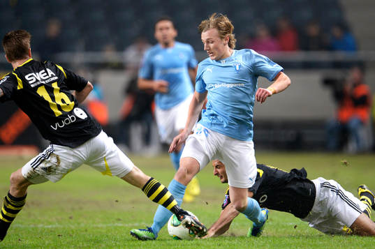 Emil Forsberg, Malmö FF utmanar Martin Lorentzson och