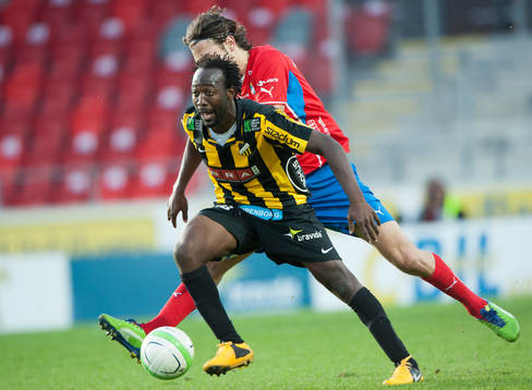 Reuben Ayarna, Häcken steget före Vlado Zlojutro, Öster