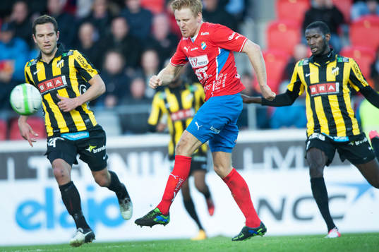 Josef Elvby, Öster, mot Martin Ericsson och Diop Williams,