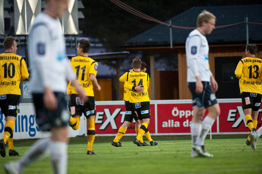 Kristian Haynes, jubel, Mjällby, Gefle spelare deppar i