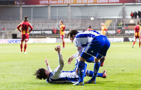 Tobias Hysén kastar omkull Nordin Gerzic, IFK Göteborg