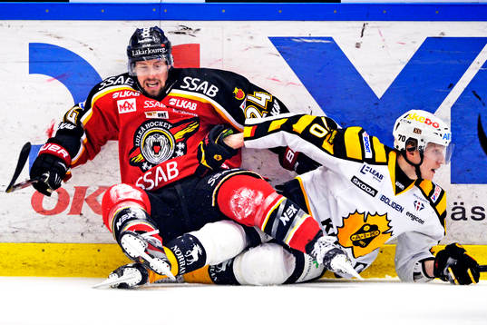 Cam Abbott, Luleå och John Klingberg, Skellefteå i duell