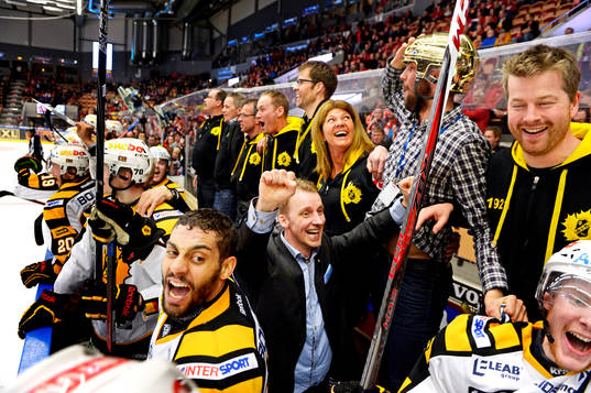 Skellefteåbåset jublar