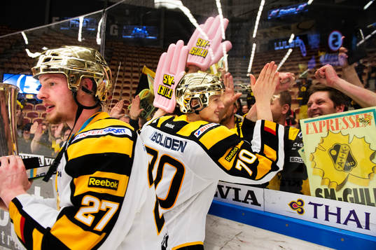 Martin Lundberg och John Klingberg, Skellefteå, jublar