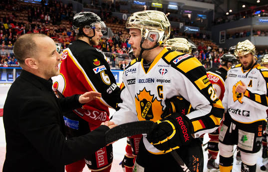 Thomas Berglund, assisterande tränare Luleå, tackar
