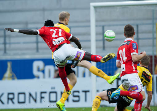 Papa Alioune Diouf, Kalmar, skjuter
