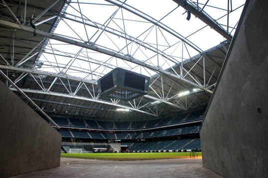 Fotboll, öppet tak på Friends arena
