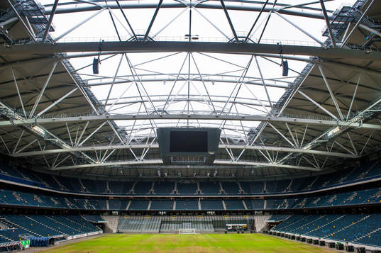 Fotboll, öppet tak på Friends arena