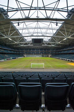 Fotboll, öppet tak på Friends arena