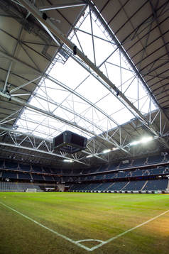 Fotboll, öppet tak på Friends arena