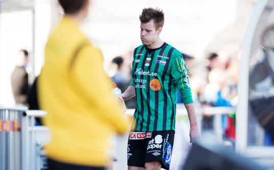 Fredrik Björk, Varberg, lämnar planen