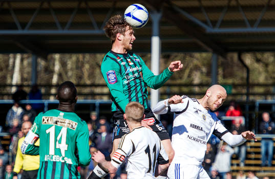 Alexander Mellqvist, Varberg, nickar bollen