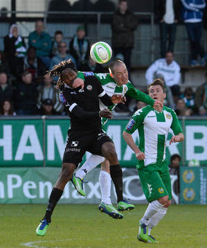 Ayanda Nkili, Örebro, i en närkamp med Christoffer