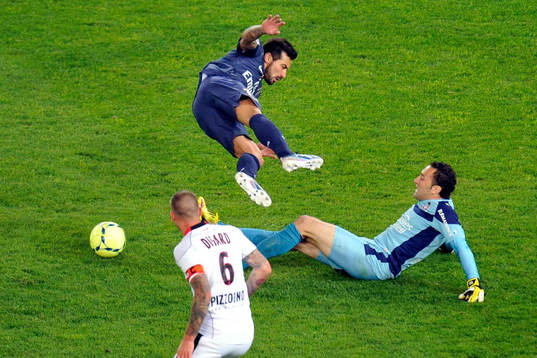 Faute sur Ezequiel LAVEZZI / Expulsion de David OSPINA -