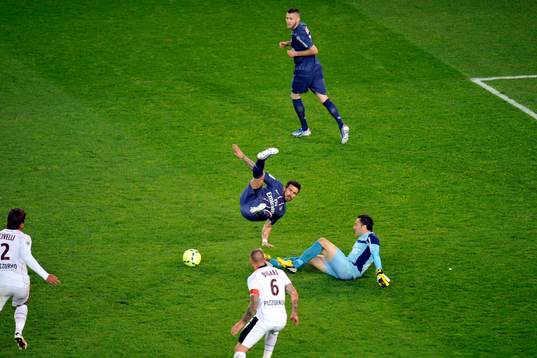 Ezequiel LAVEZZI - Faute de David OSPINA (expulsion) -