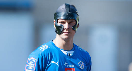 Fredrik Liverstam, Halmstad, iklädd ansiktsmask