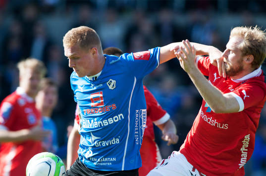 Gudjon Baldvinsson, Halmstad och Paulus Arajuuri, Kalmar,