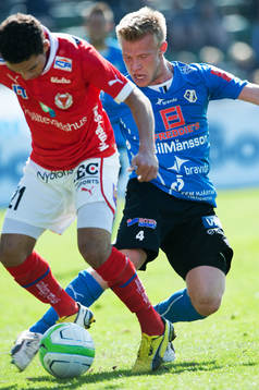 Andreas Landgren, Halmstad, jagar Ismael Silva Lima, Kalmar