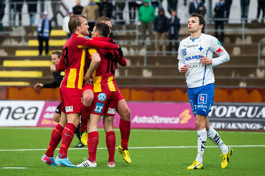 Sharbel Touma sätter 2-1 på straff för Syrianska. Lars