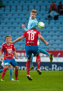 Simon Kroon, Malmö, i nickduell med Johan Persson, Östers