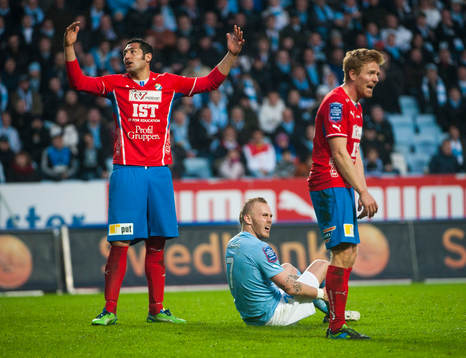 Juan Robledo, och Josef Elvby, Östers IF, är besvikna