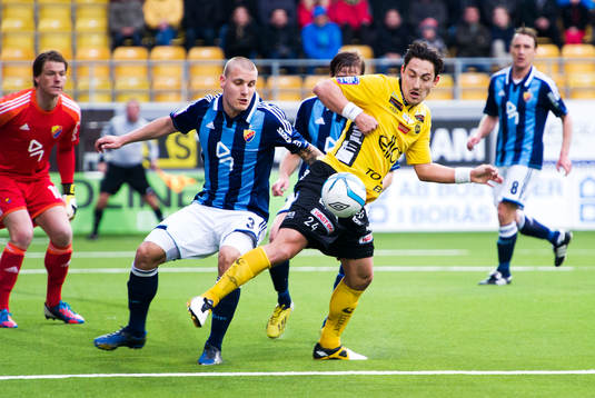 Närkamp mellan Marc Pedersen, Djurgården, och Stefan