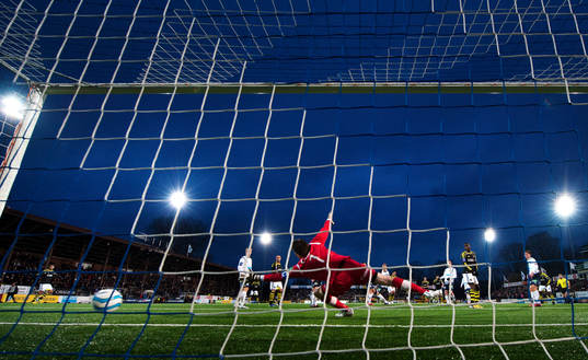 Mattias Hugosson, målvakt, Gefle, släpper in 0-1
