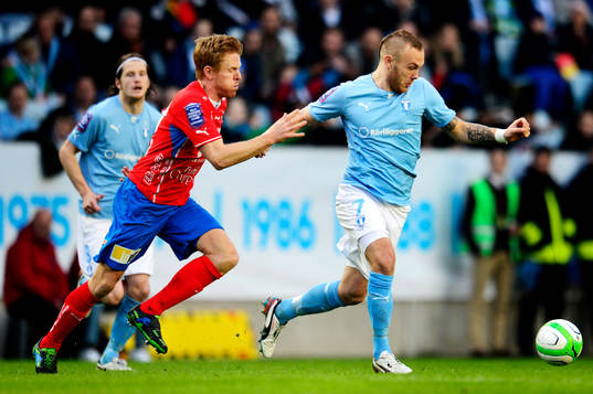 Josef Elvby, Öster jagar Magnus Eriksson, Malmö FF