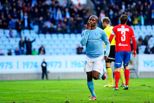 Tokelo Rantie, Malmö FF, gör 1-0 och jublar