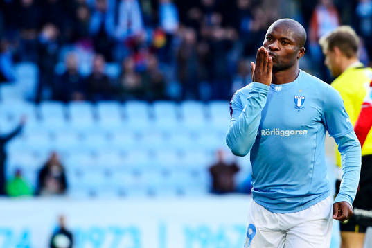 Tokelo Rantie, Malmö FF, gör 1-0 och jublar