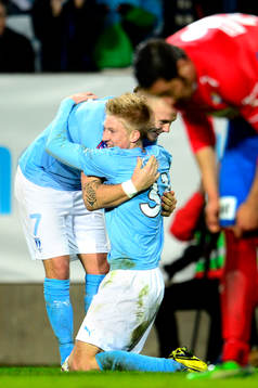 Simon Kroon, Malmö FF kramas om av Magnus Eriksson