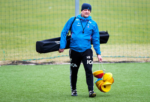 Magnus Edlund, assisterande tränare, IFK Göteborg, bär