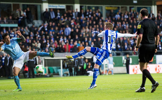 Sam Larsson gör 1-1 för IFK Göteborg i sista