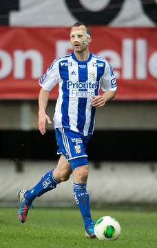 Hjalmar Jonsson, IFK Göteborg, spelar med ansiktsskydd