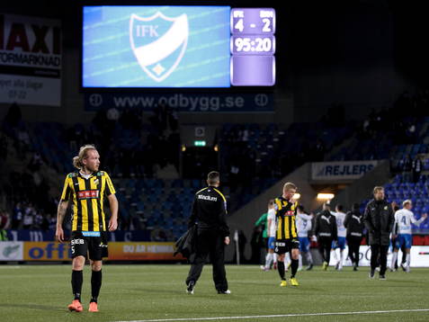 Emil Wahlström, Häcken, deppar