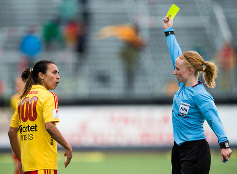 Marta Vieira da Silva, Tyresö får gultkort av domare Linn