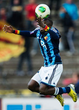 Yussif Chibsah, Djurgården, nickar bollen