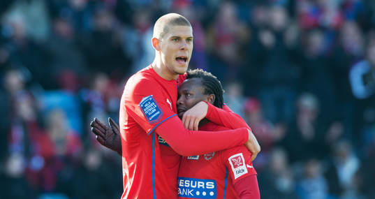 4-1, Robin Simovic, Helsingborg, som grattas av David Accam