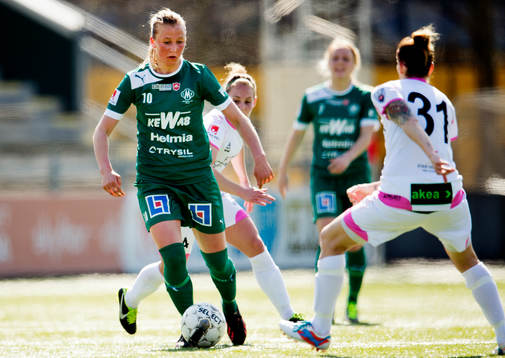 Julia Karlenäs, Mallbacken