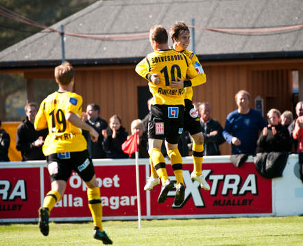 Bläddra bland fler bilder av  Fotboll, Allsvenskan, Mällby - Brommmapojkarna