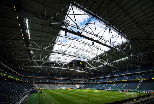 Taket är öppet på Friends Arena
