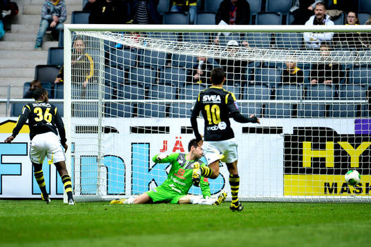 Henok Goitom, AIK skjuter in 2-1