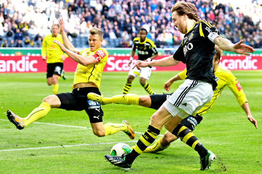 Rickard Magyar, Jesper Westerberg, Halmstad, slänger sig