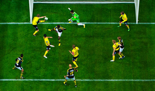 Daniel Majstorovic, AIK, gör 1-1, det historiska första