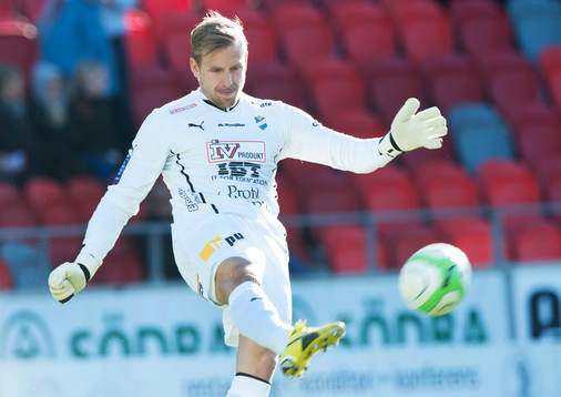 Alexander Nadj, målvakt, Öster, inspark