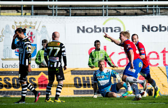 Oskar Wallén, Örgryte, gör 0-1 och jublar