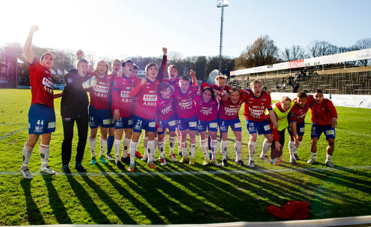Bläddra bland fler bilder av Fotboll, Superettan, Landskrona BOIS - Örgryte