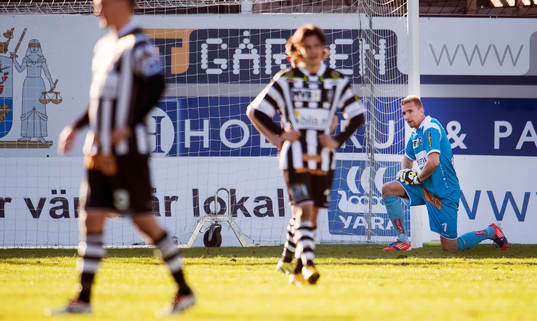 Bill Halvorsen, målvakt, Landskrona BOIS, deppar