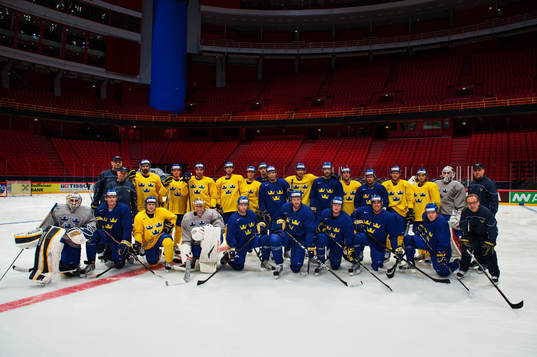 Bläddra bland fler bilder av Ishockey, inför VM, träning Sverige