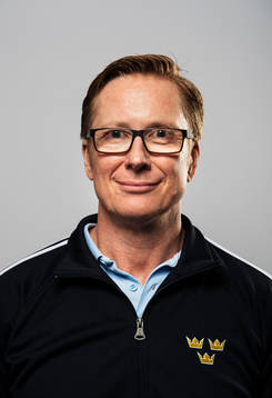 Inför VM i ishockey så poserar Tommy Boustedt, general